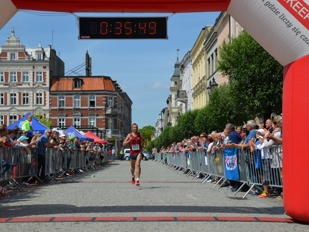 Bieg Krotosa. Prawie 500 osób na starcie (FOTO)