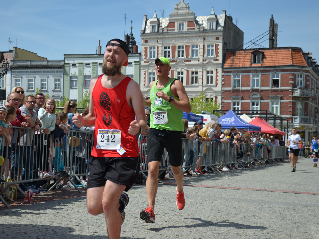 Bieg Krotosa. Prawie 500 osób na starcie (FOTO)