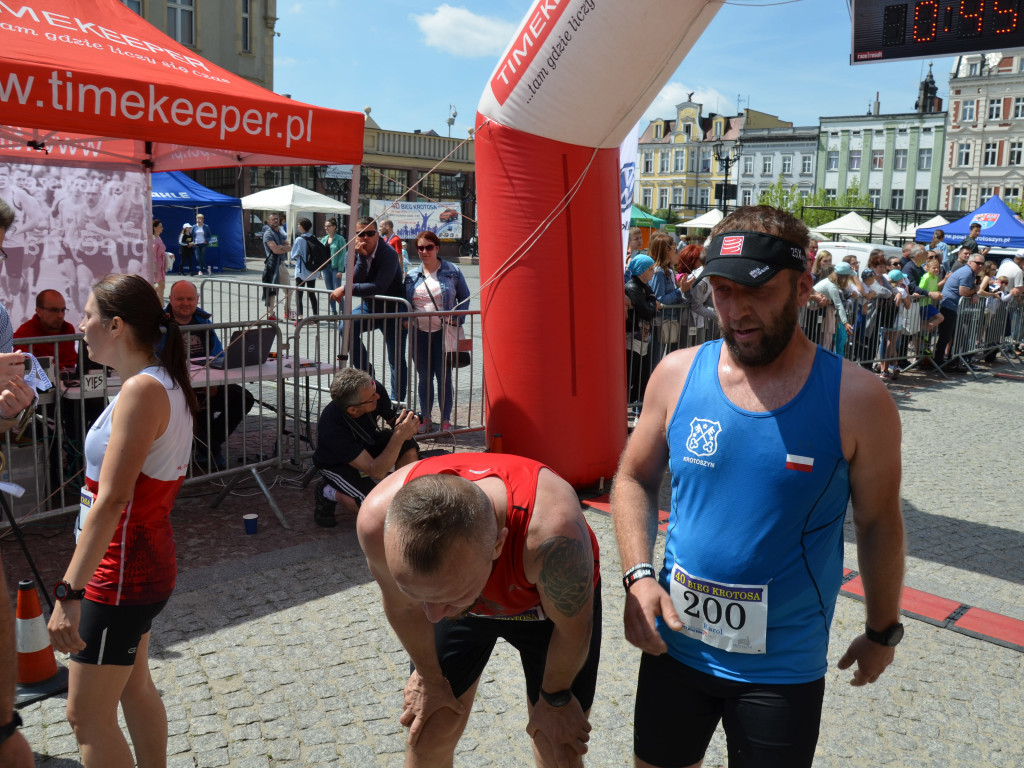 Bieg Krotosa. Prawie 500 osób na starcie (FOTO)