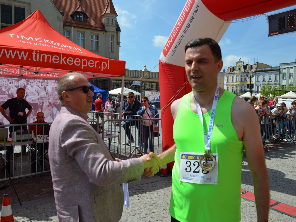 Bieg Krotosa. Prawie 500 osób na starcie (FOTO)