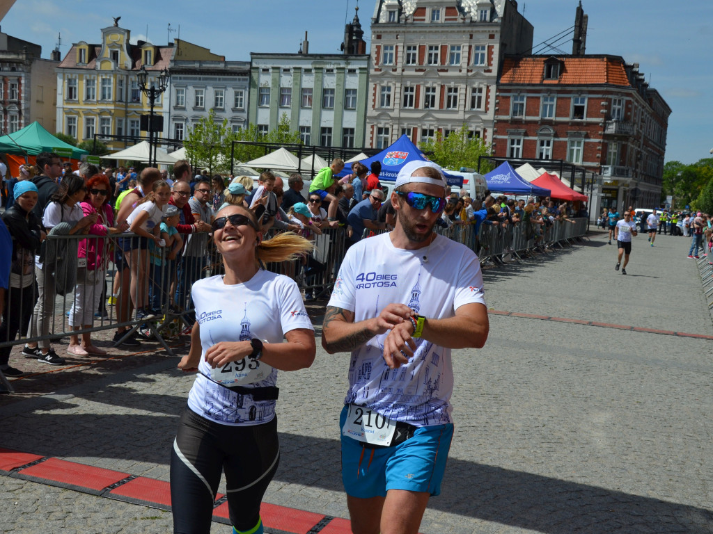 Bieg Krotosa. Prawie 500 osób na starcie (FOTO)