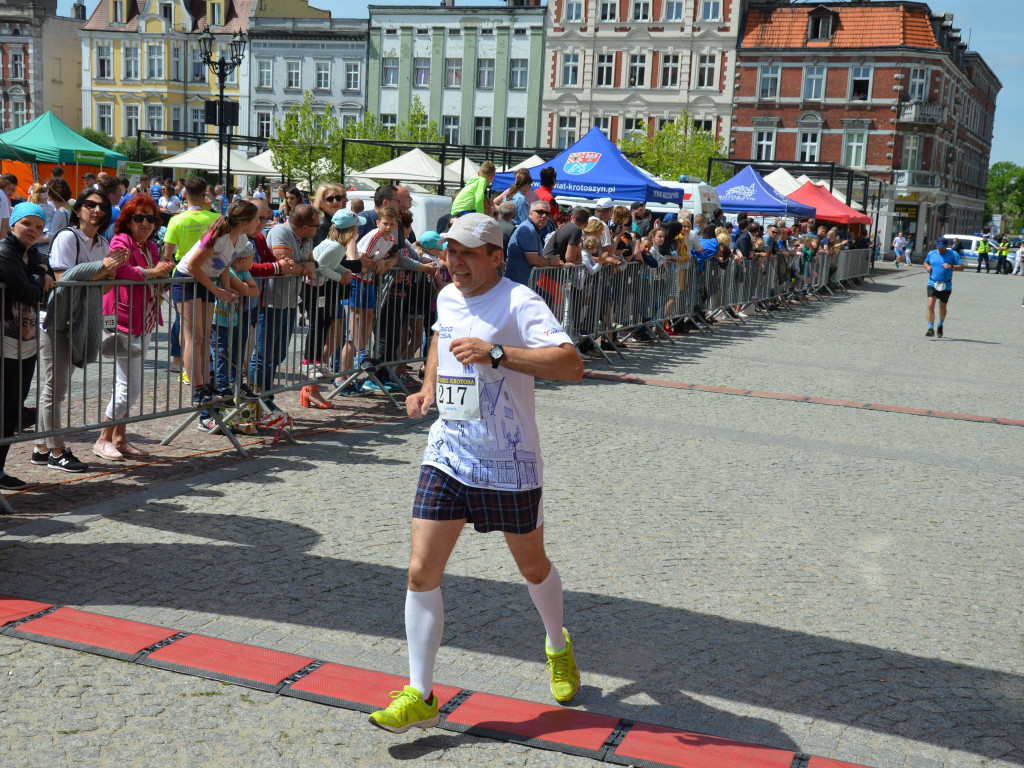 Bieg Krotosa. Prawie 500 osób na starcie (FOTO)