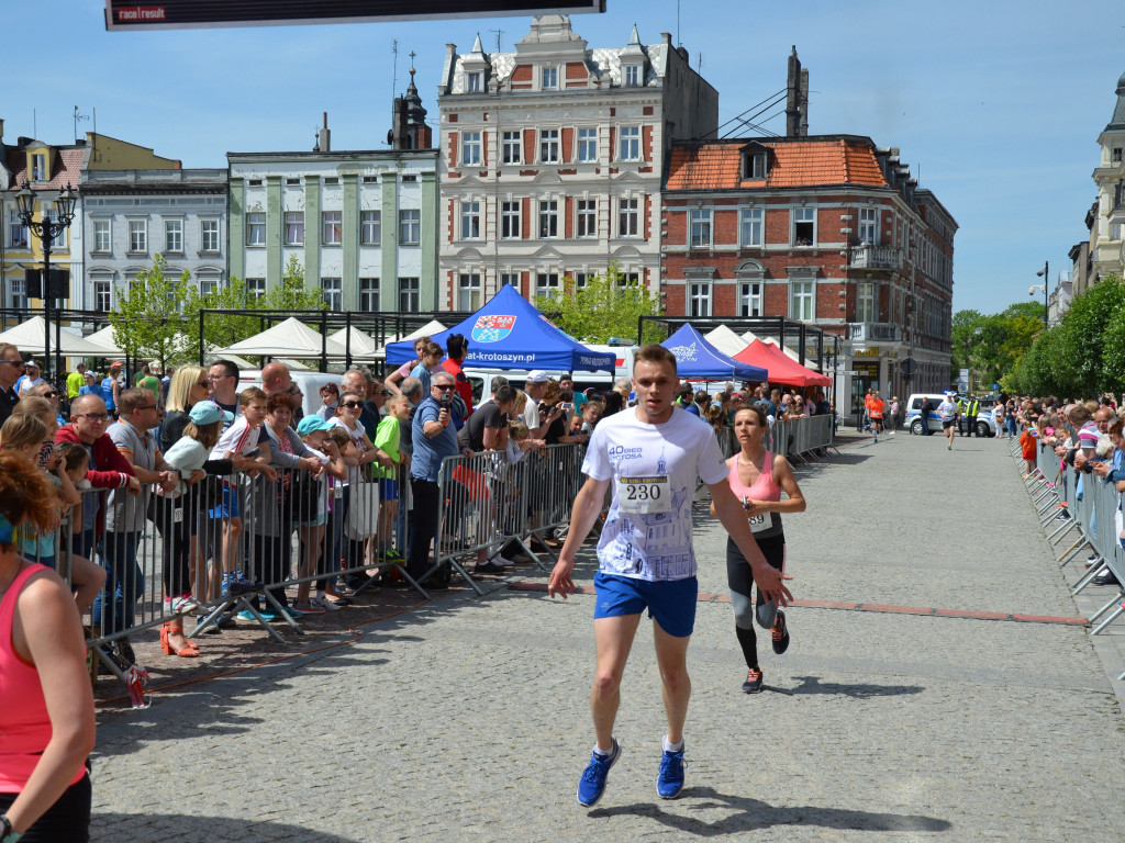 Bieg Krotosa. Prawie 500 osób na starcie (FOTO)