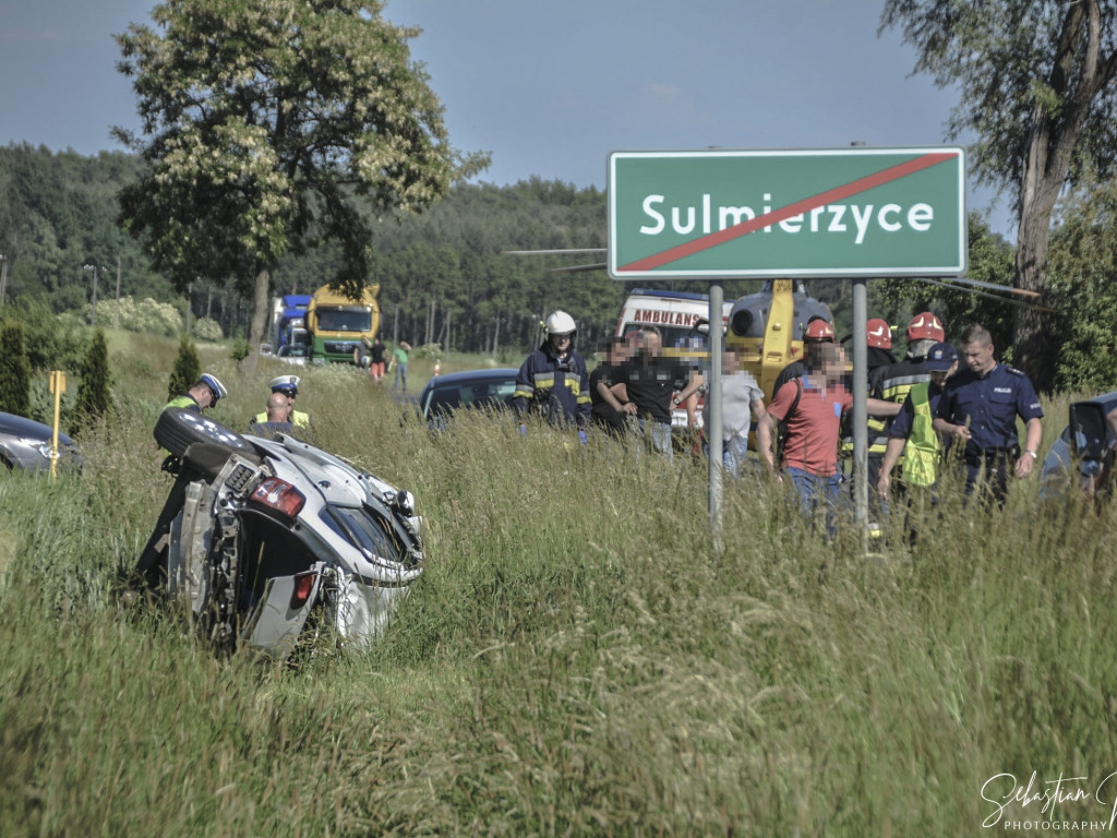 SULMIERZYCE. Wypadek 3 samochodów. 5 osób w szpitalach (FOTO)