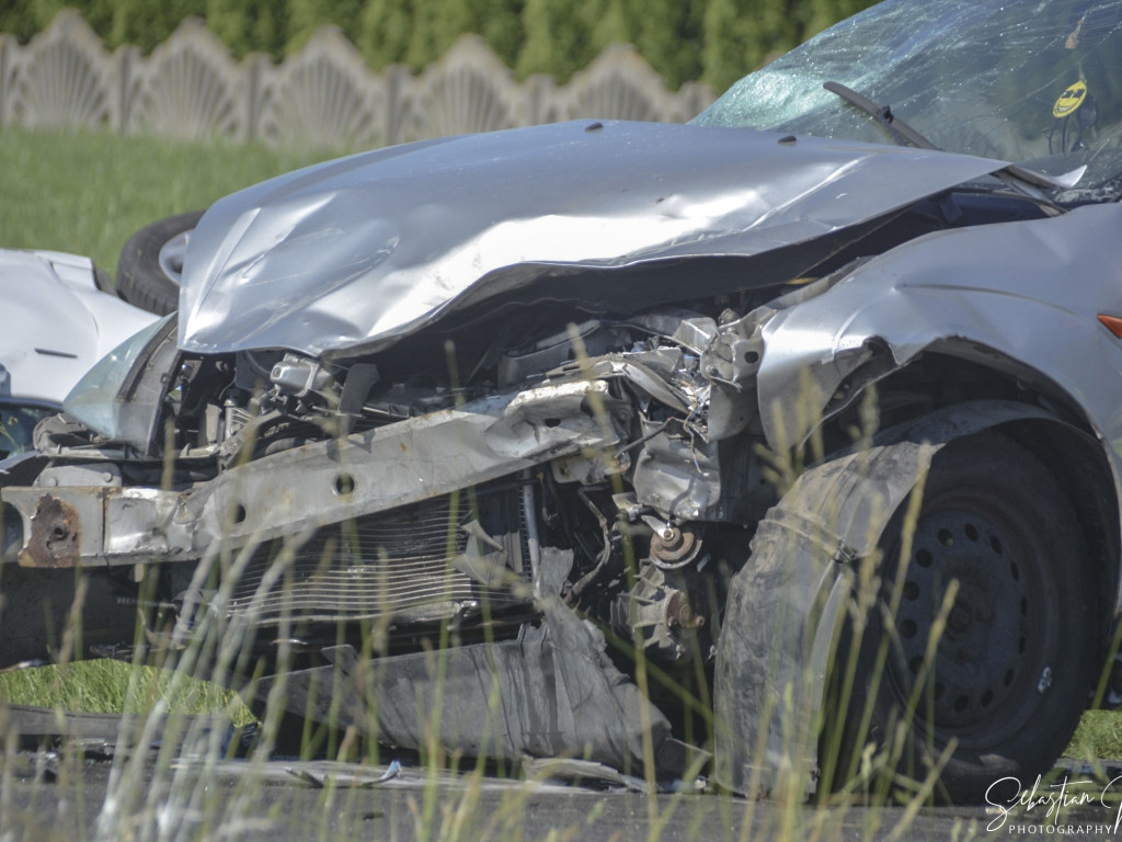 SULMIERZYCE. Wypadek 3 samochodów. 5 osób w szpitalach (FOTO)