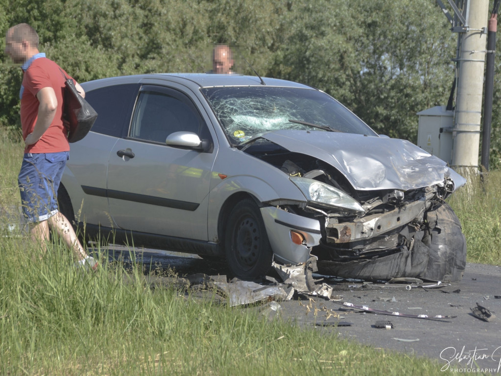 SULMIERZYCE. Wypadek 3 samochodów. 5 osób w szpitalach (FOTO)