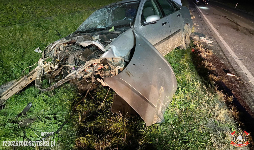Wypadek w Kuklinowie. Pijany kierowca forda wylądował w rowie
