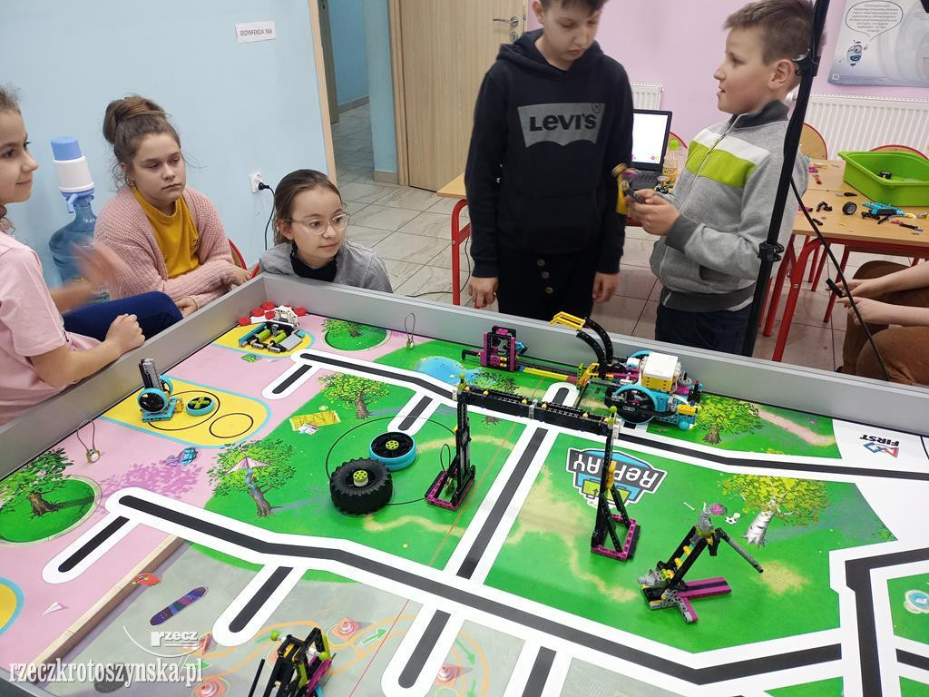 Stworzyli drużynę w First Lego League Challenge
