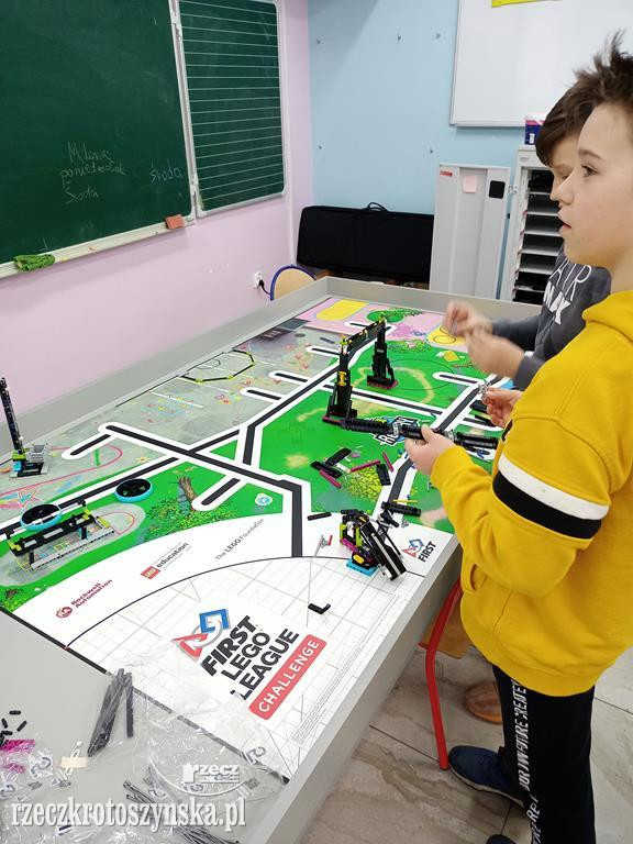 Stworzyli drużynę w First Lego League Challenge