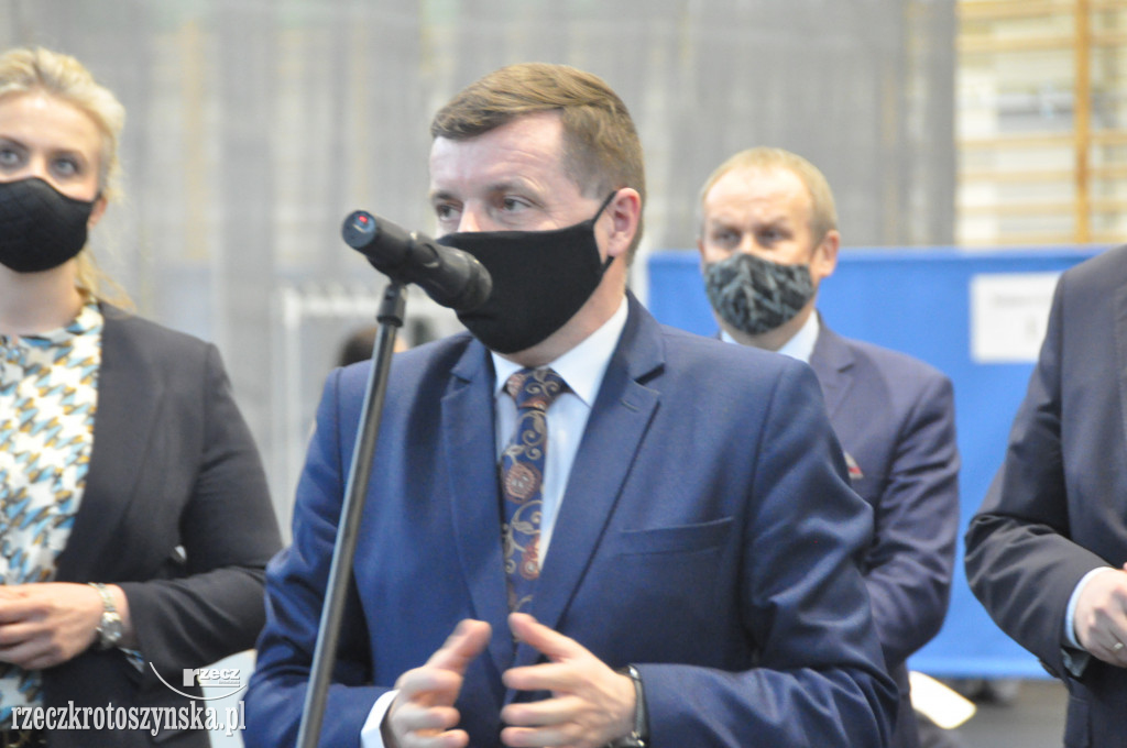 Ruszyły szczepienia w hali sportowej w Krotoszynie