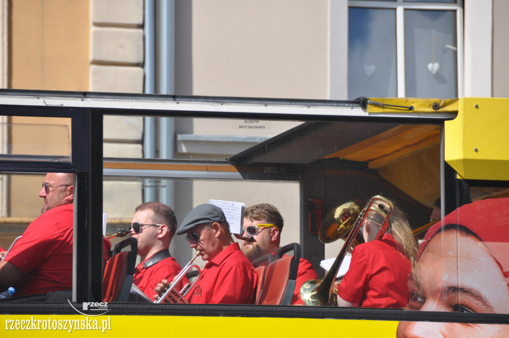 Orkiestra dęta przyjechała z muzyką