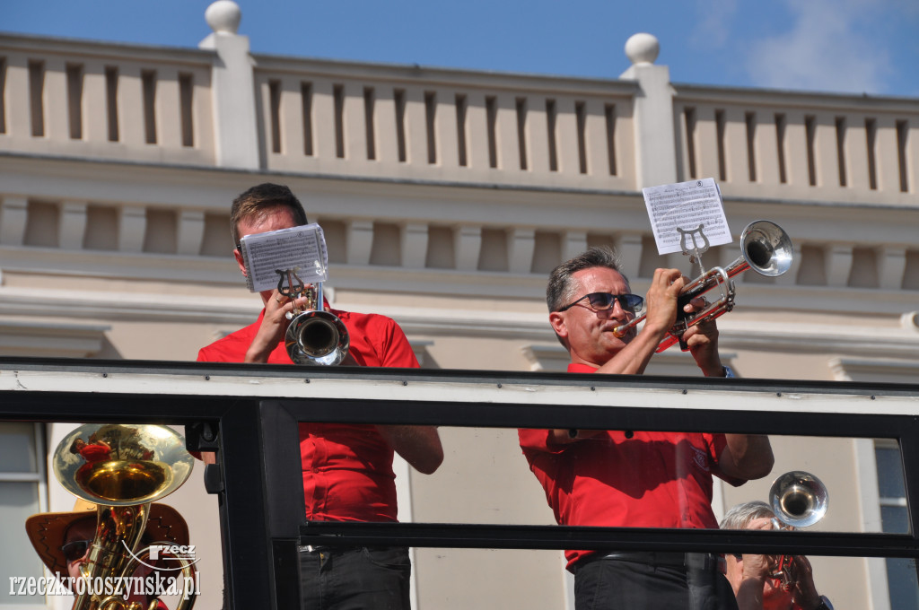 Orkiestra dęta przyjechała z muzyką