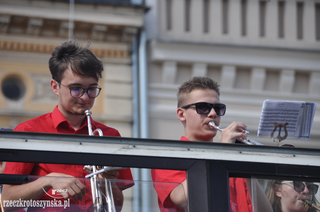 Orkiestra dęta przyjechała z muzyką