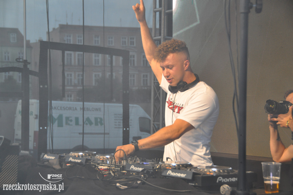W rytm muzyki didżejów, czyli festiwal na krotoszyńskim targowisku