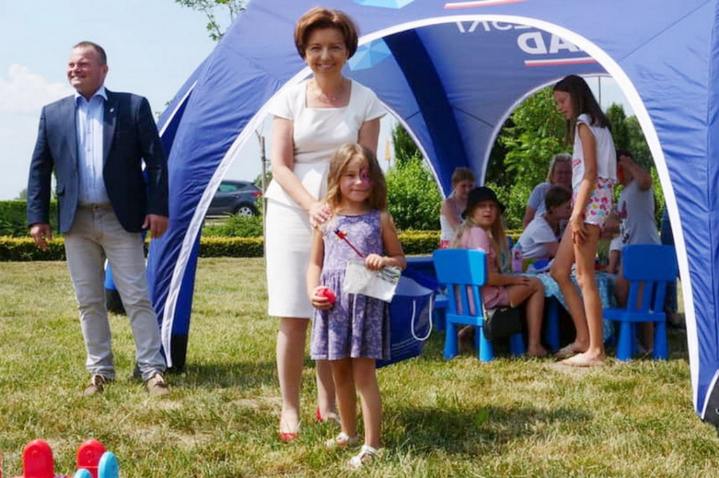 Rodzinnie w parku przy Sulmierzyckim Domu Kultury