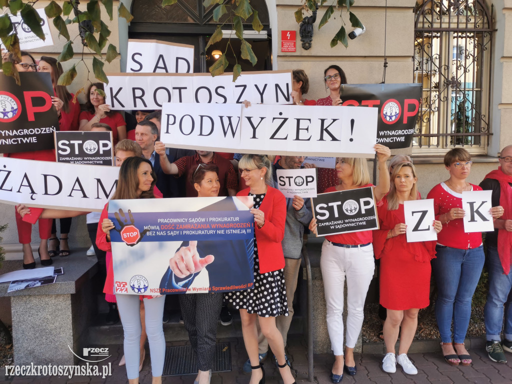 Pracownicy sądu sprzeciwiają się zamrożeniu płac