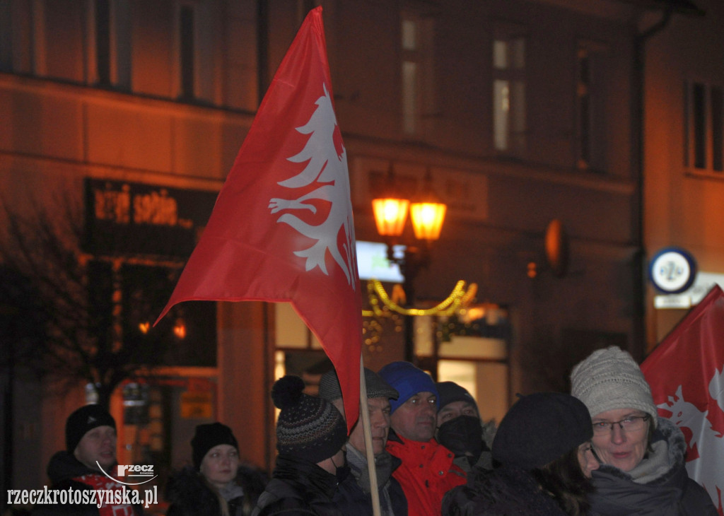 Cześć i chwała bohaterom zwycięskiego powstania