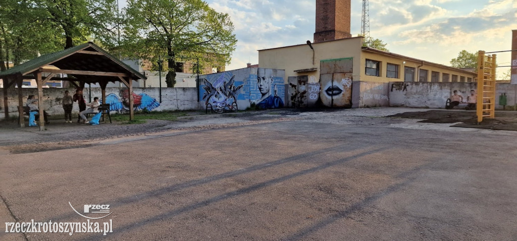 Młodzi zrobili porządek na drążkach
