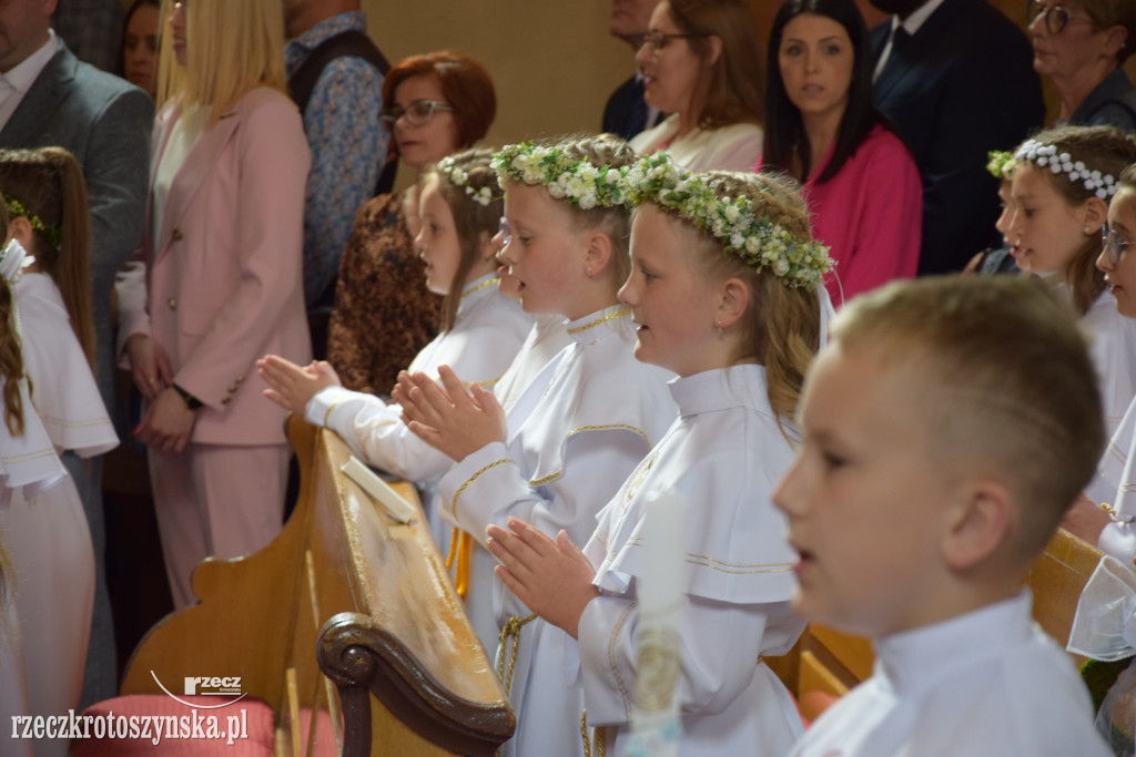 Pierwsza Komunia Św. w kościele klasztornym