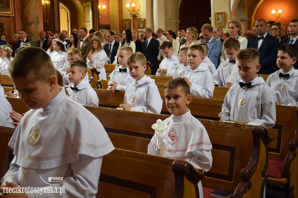 Pierwsza Komunia Św. w kościele klasztornym
