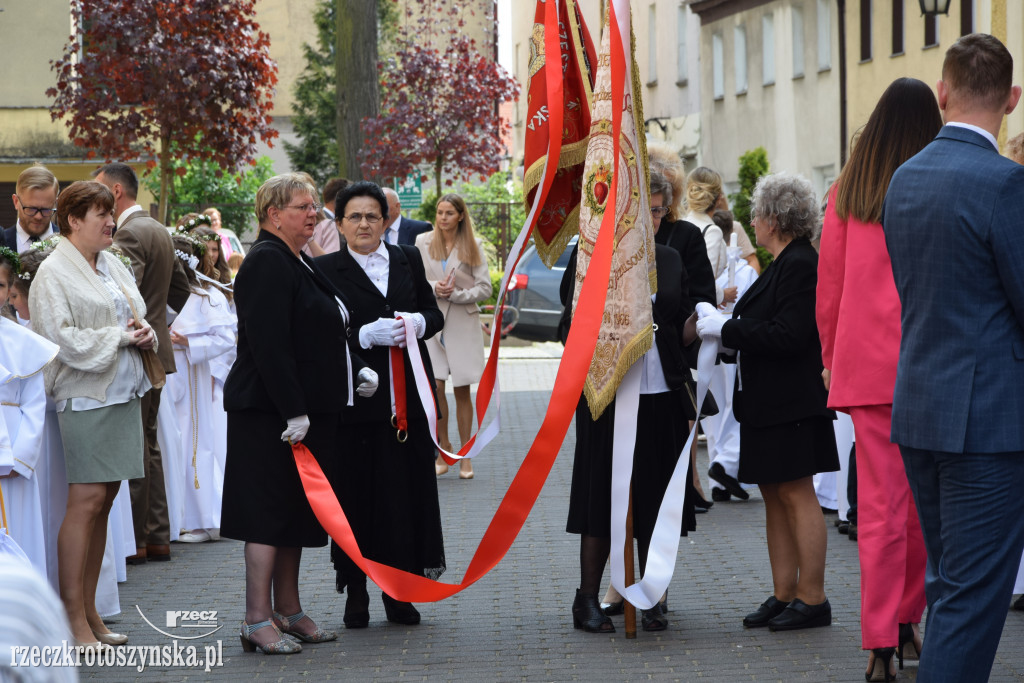 Pierwsza Komunia Św. w kościele klasztornym