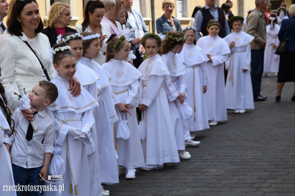 Pierwsza Komunia Św. w kościele klasztornym