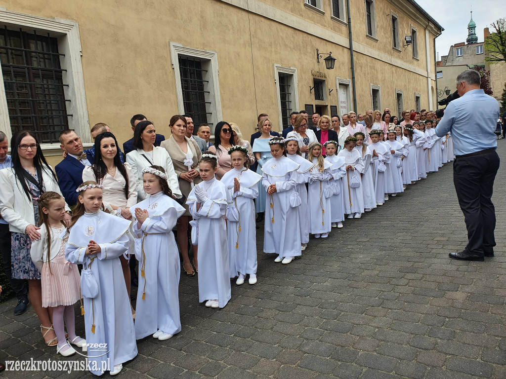 Pierwsza Komunia Św. w kościele klasztornym