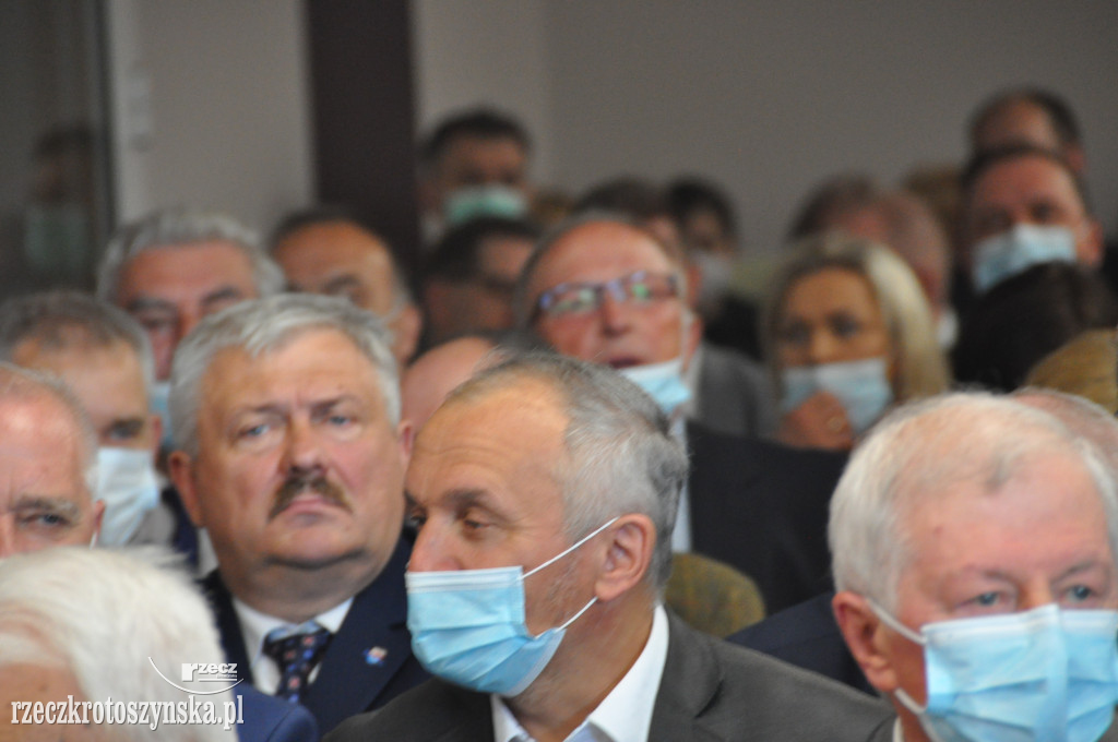Szpital po rozbudowie otwarty z pompą
