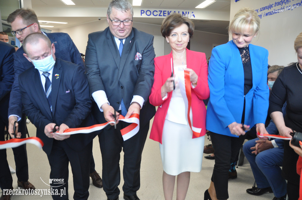 Szpital po rozbudowie otwarty z pompą