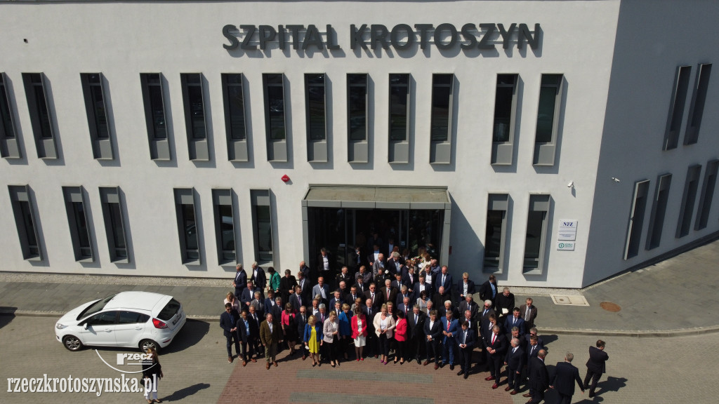 Szpital po rozbudowie otwarty z pompą