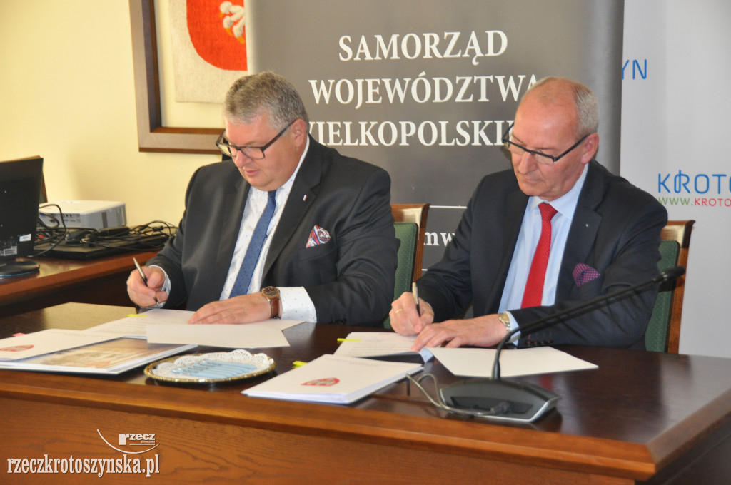 Wicemarszałek przywiózł pieniądze dla naszych gmin