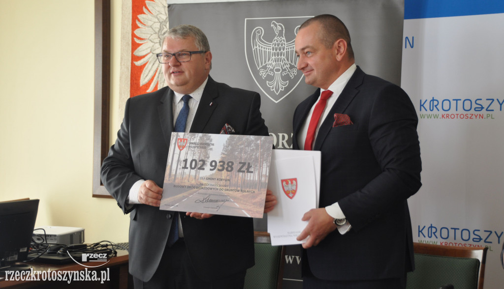 Wicemarszałek przywiózł pieniądze dla naszych gmin