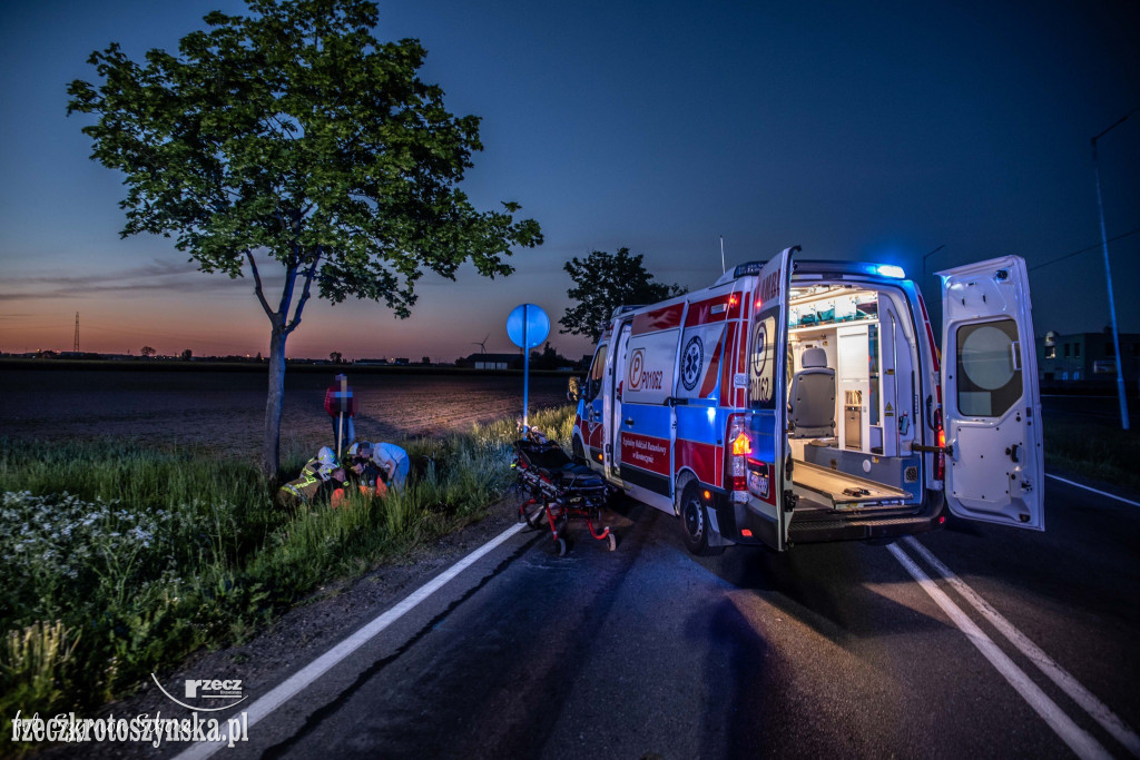 Wypadek na krajowej piętnastce. Auto potrąciło motorowerzystę