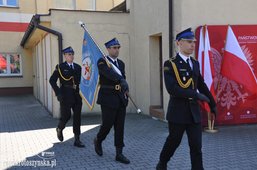 Awanse i odznaczenie z okazji Dnia Strażaka