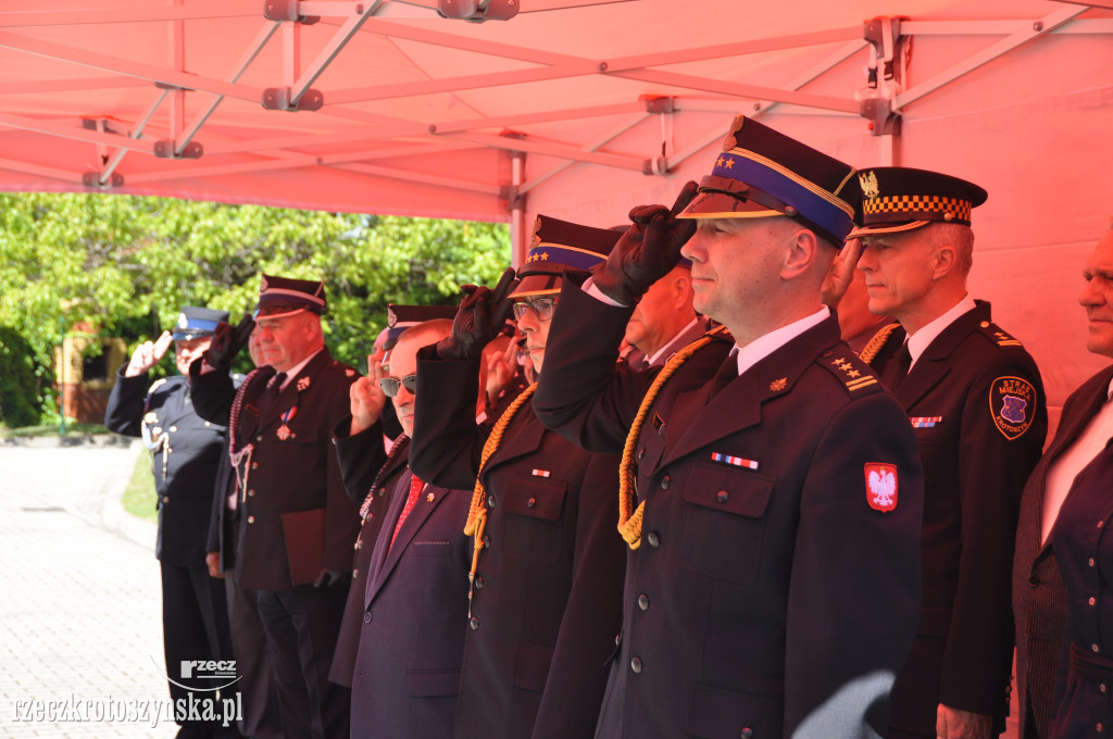 Awanse i odznaczenie z okazji Dnia Strażaka