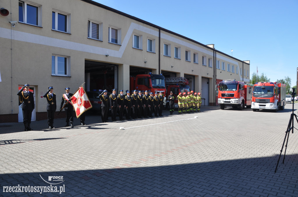 Awanse i odznaczenie z okazji Dnia Strażaka