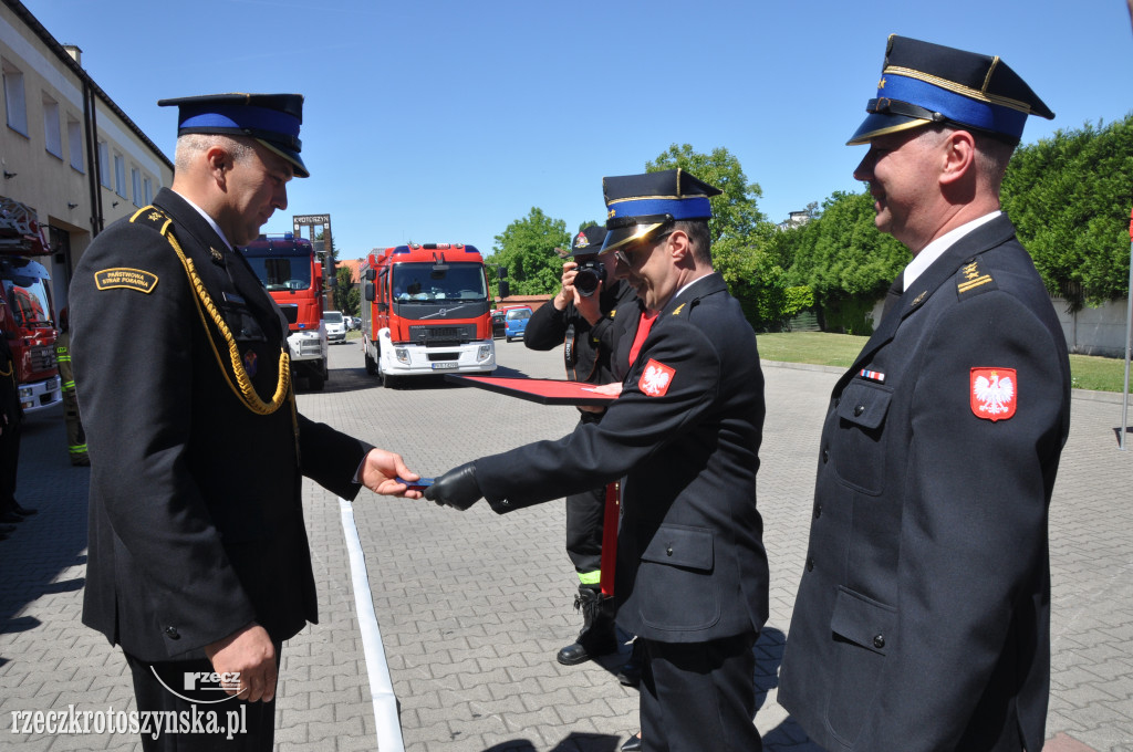 Awanse i odznaczenie z okazji Dnia Strażaka