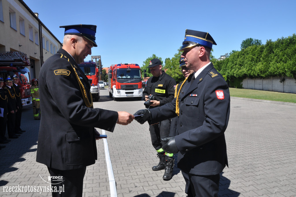 Awanse i odznaczenie z okazji Dnia Strażaka