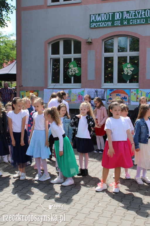 Festyn w trójce na Błoniu pod hasłem 