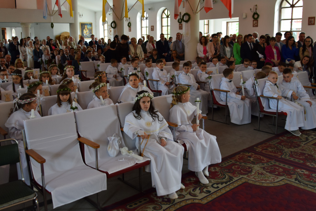 Dzieci z Magdalenki przyjęły p raz pierwszy sakrament komunii św.