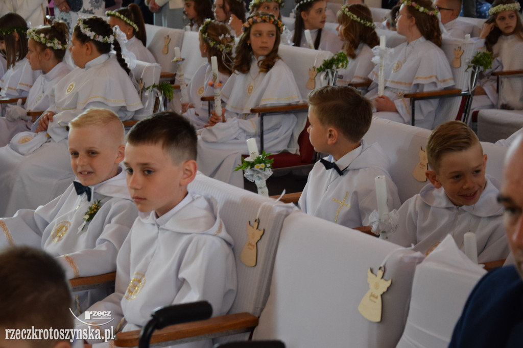 Dzieci z Magdalenki przyjęły p raz pierwszy sakrament komunii św.