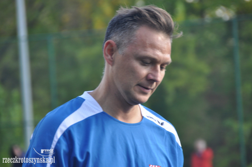 Księża i Samorządowcy zagrali w piłkę nożną