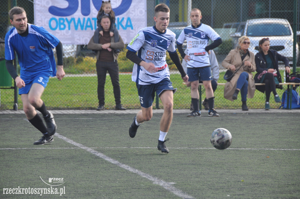 Księża i Samorządowcy zagrali w piłkę nożną