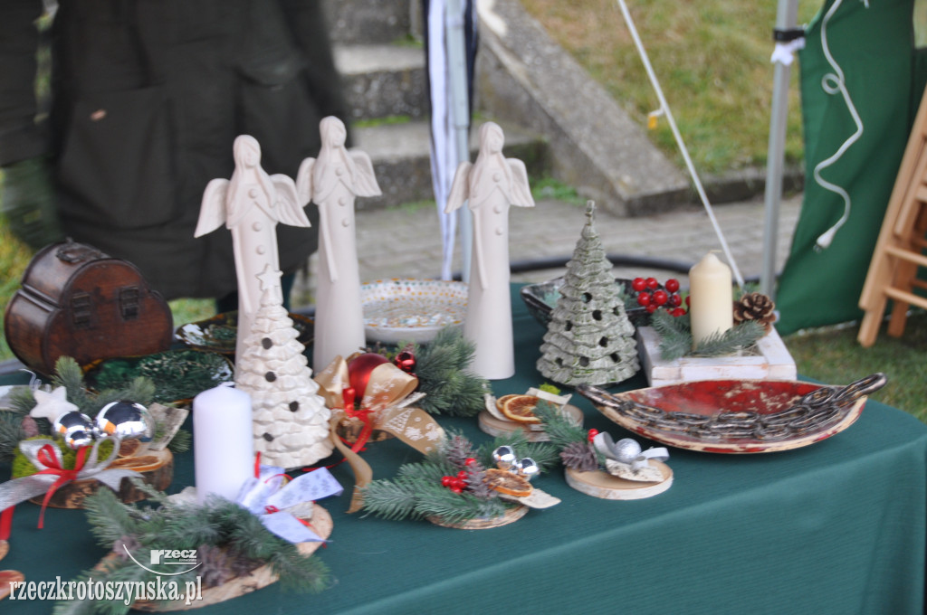 Świąteczny klimat na kiermaszu w Kobylinie