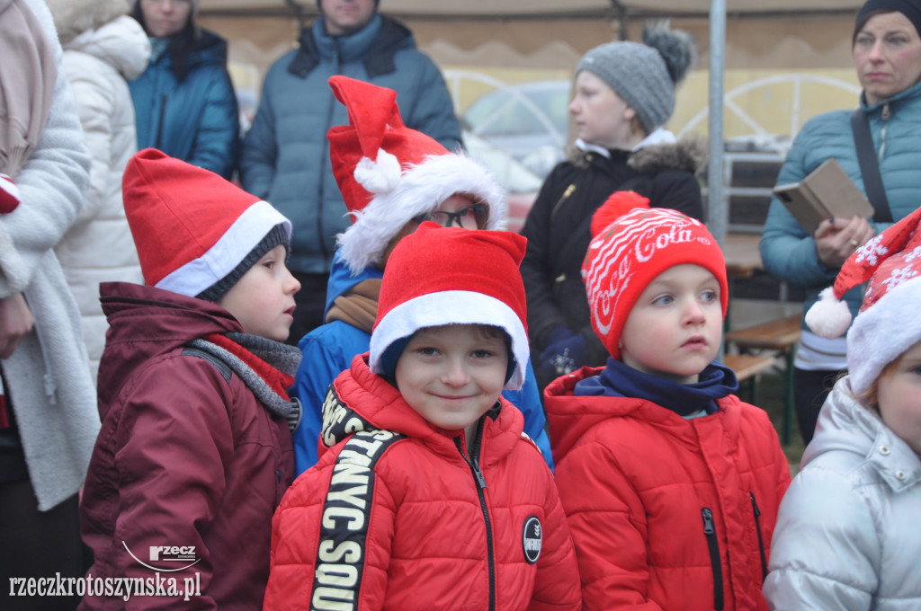 Świąteczny klimat na kiermaszu w Kobylinie