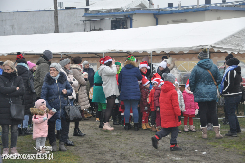 Świąteczny klimat na kiermaszu w Kobylinie