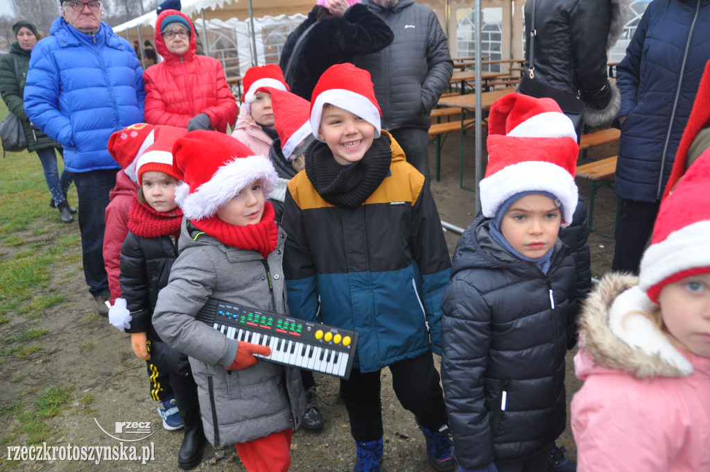 Świąteczny klimat na kiermaszu w Kobylinie