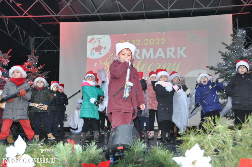 Świąteczny klimat na kiermaszu w Kobylinie