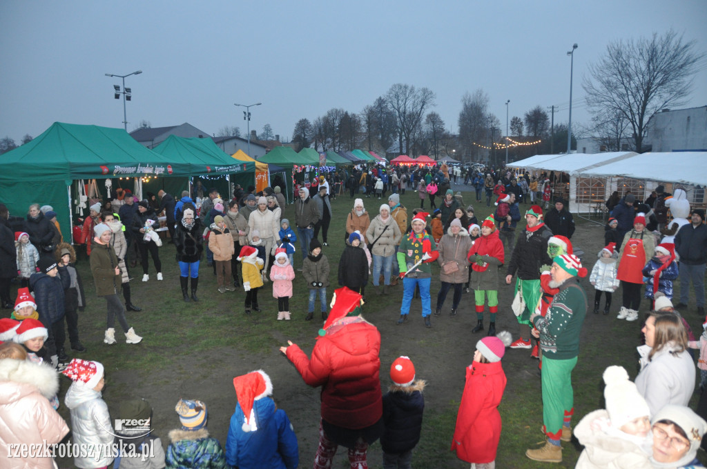 Świąteczny klimat na kiermaszu w Kobylinie