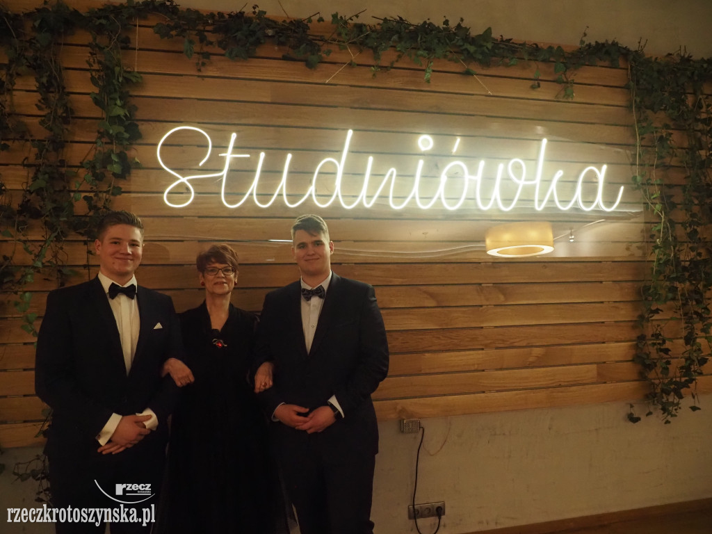 Studniówkowy bal w Kołłątaju